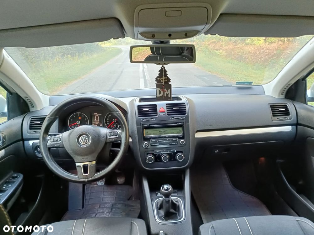Volkswagen Jetta - 7