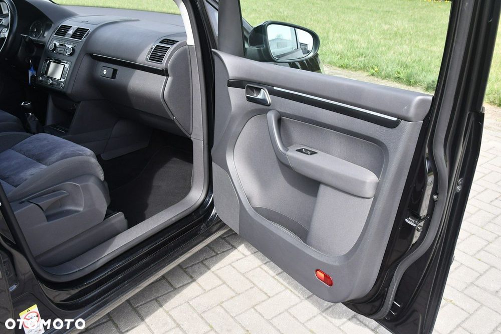 Volkswagen Touran - 21