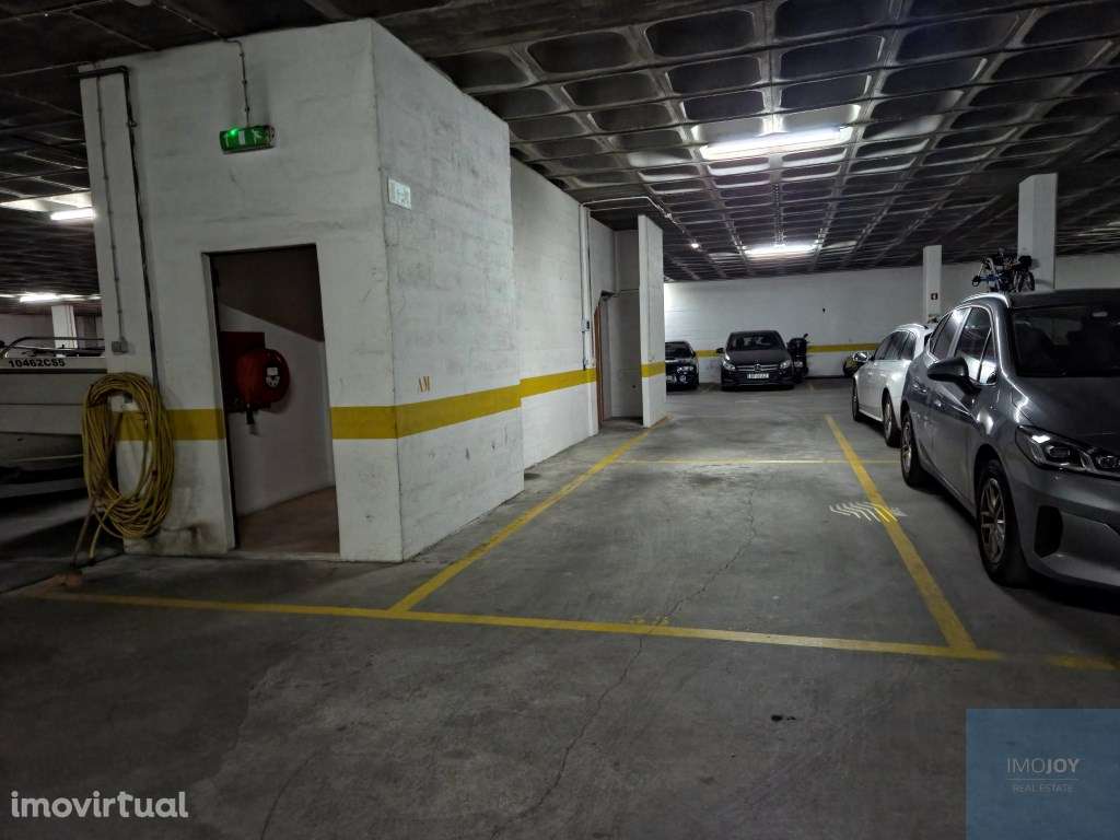 Lugar de Estacionamento em Carcavelos - Grande imagem: 4/13