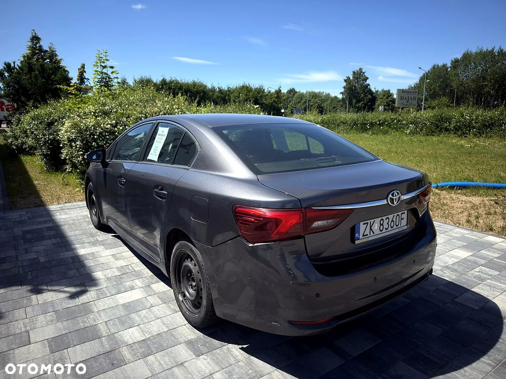 Toyota Avensis 1.8 Active - 8