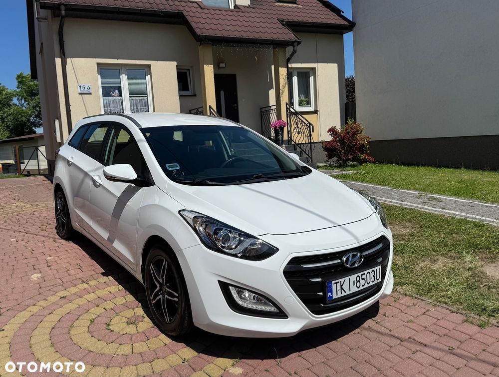 Hyundai i30 ver-blue-kombi-1-4-classic-navigation - 7