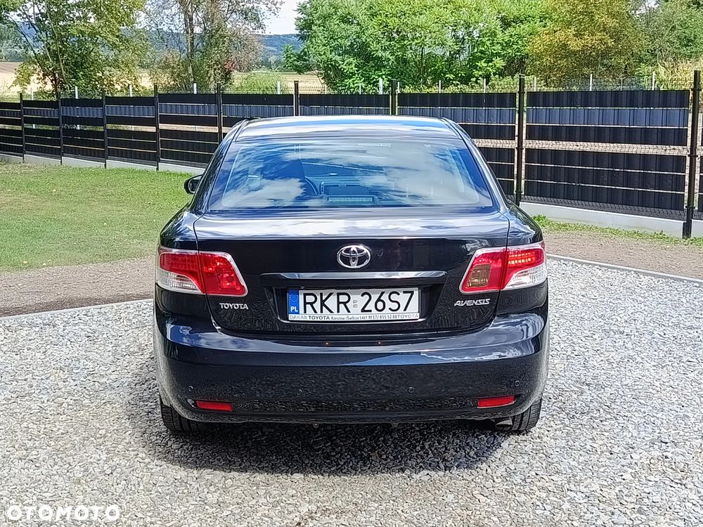Toyota Avensis - 13