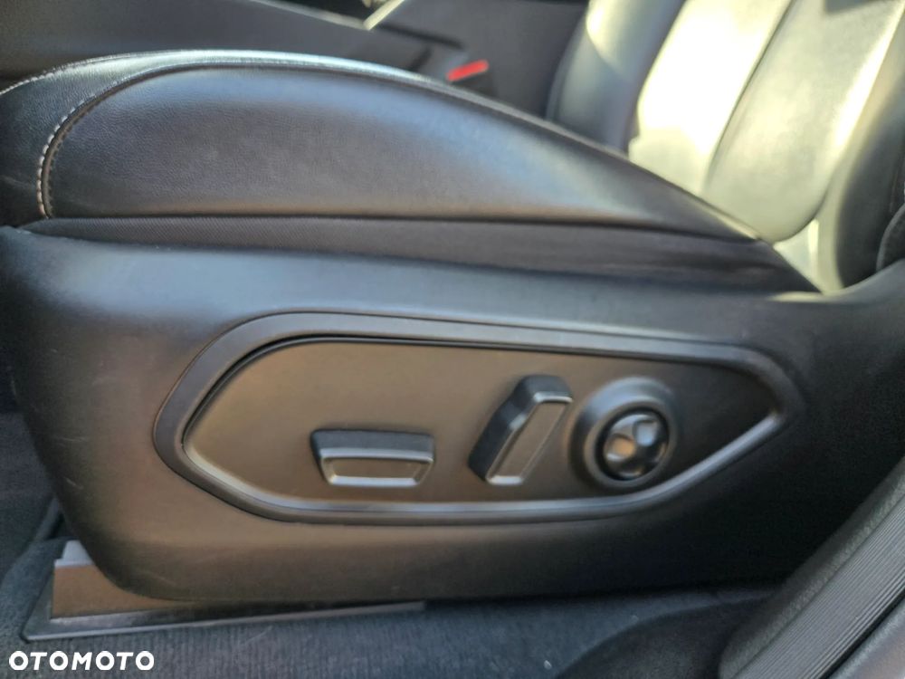 Jeep Grand Cherokee - 23