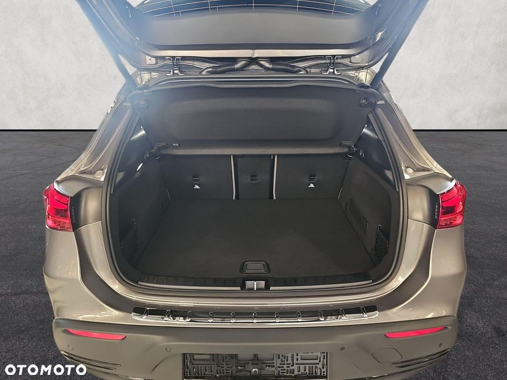 Mercedes-Benz EQA - 16