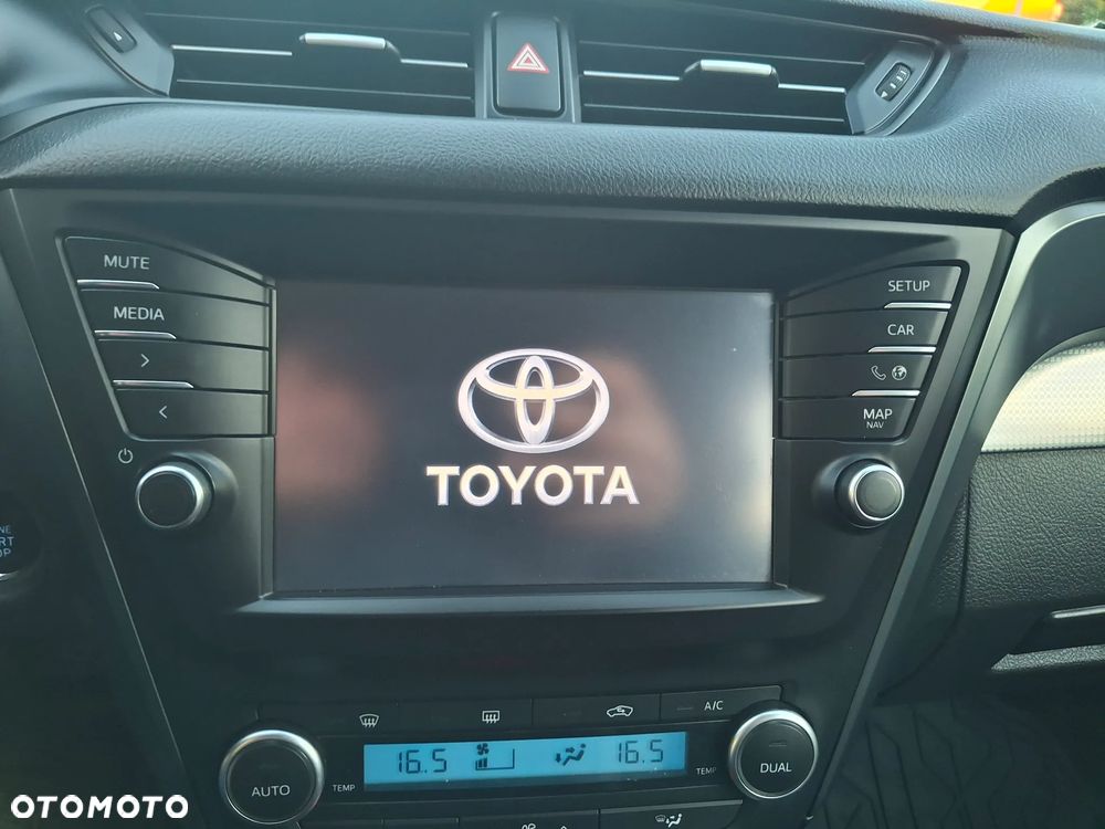 Toyota Avensis 2.0 D-4D Premium - 25
