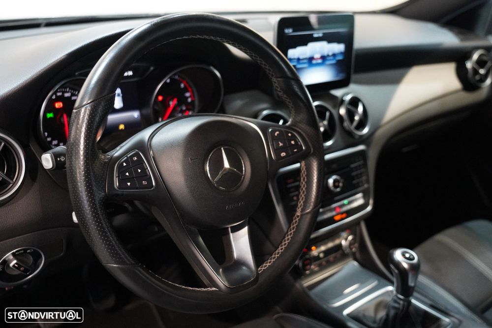 Mercedes-Benz GLA 180 d - 8