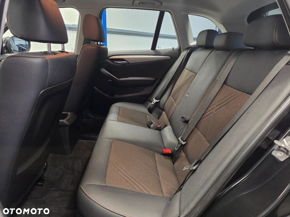 BMW X1 sDrive18d xLine - 22