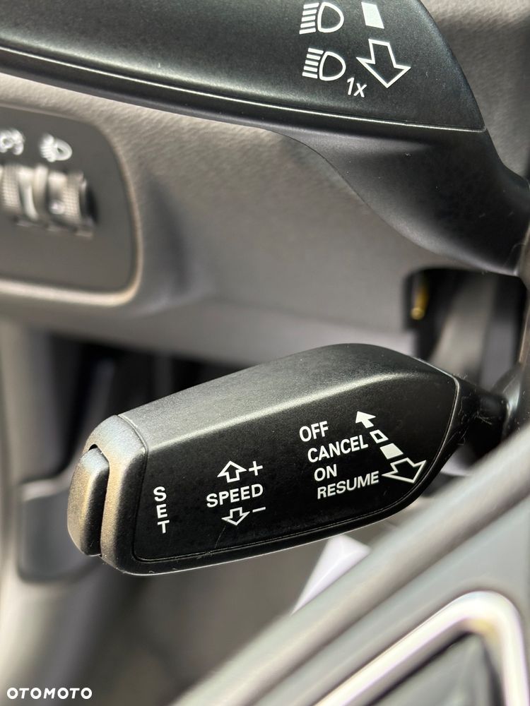 Audi A1 3-drzwiowe 1.6 TDI S line edition - 11