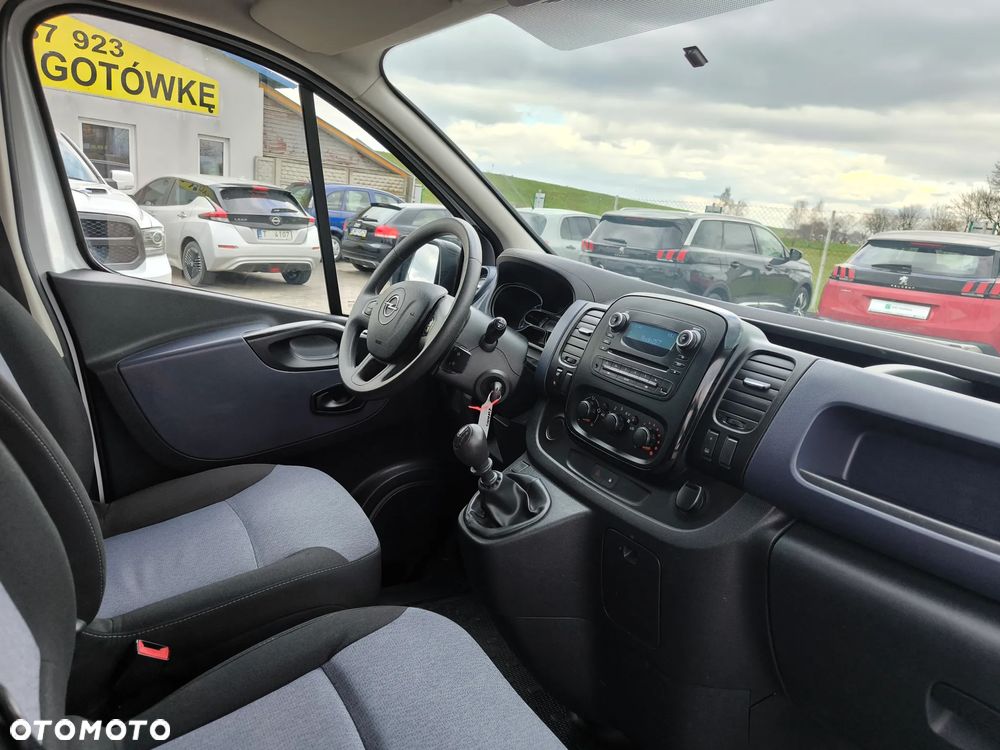 Opel Vivaro - 10