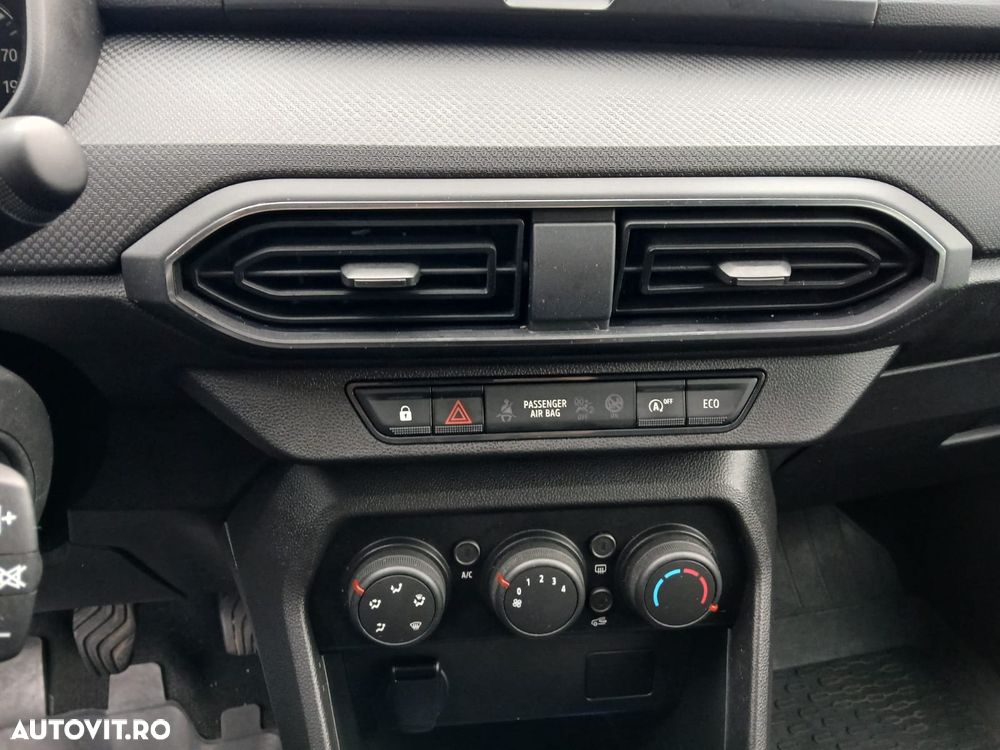 Dacia Logan TCe 90 Essential - 9