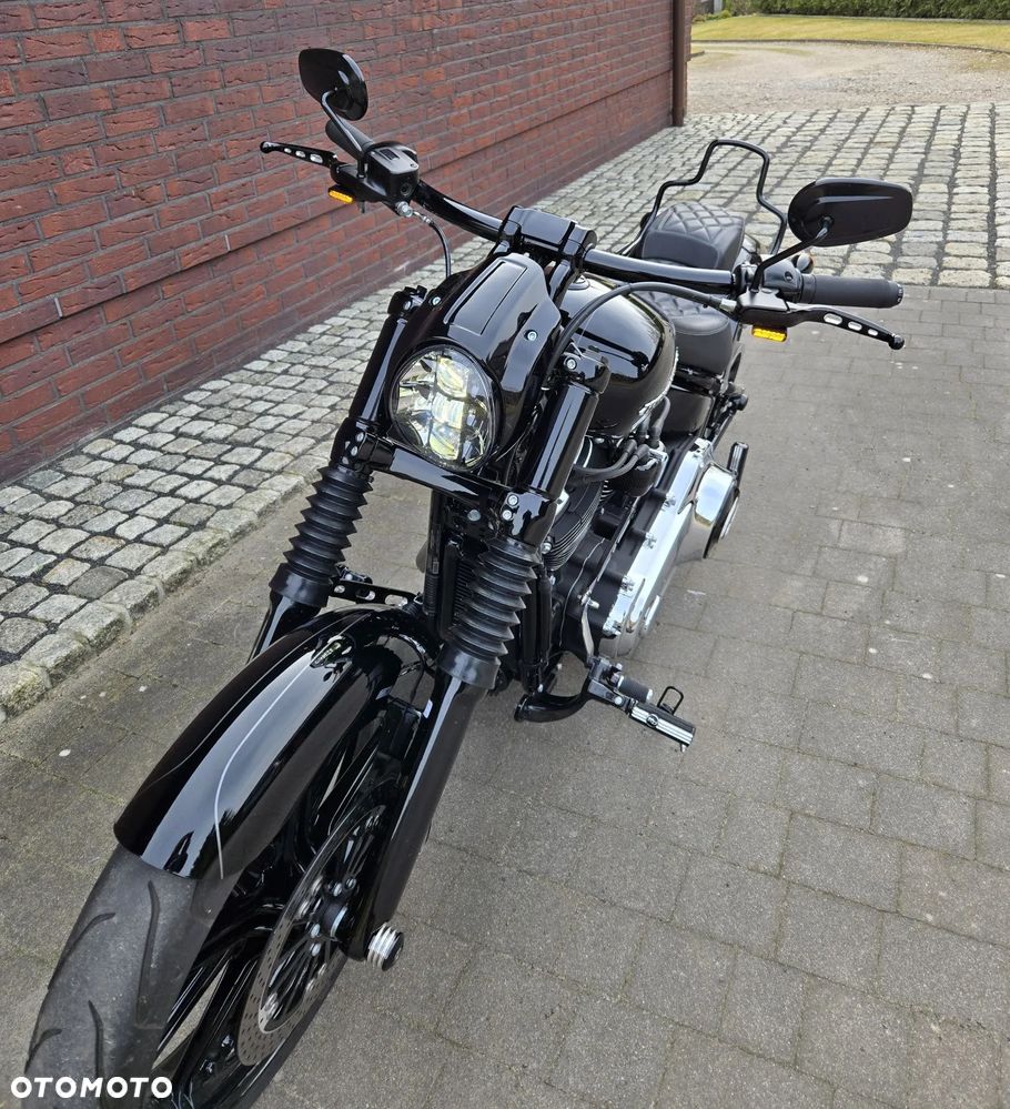 Harley-Davidson Softail Breakout - 3