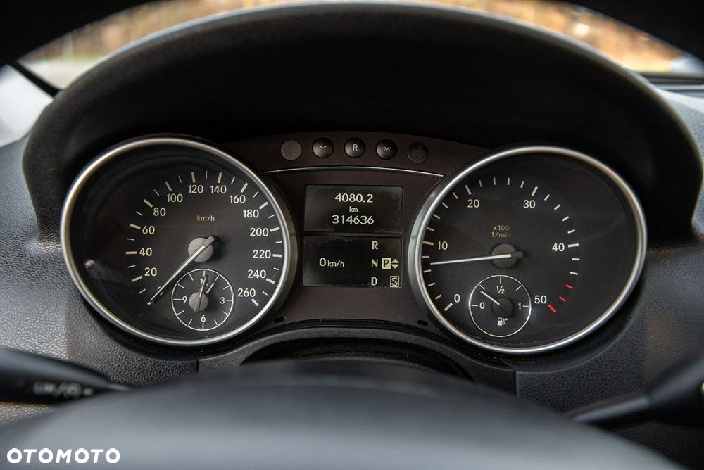 Mercedes-Benz ML 320 CDI 4Matic 7G-TRONIC - 32