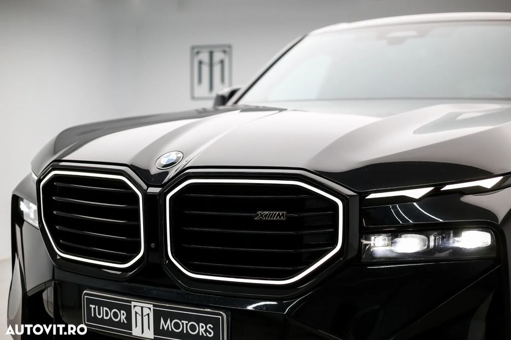 BMW XM - 7