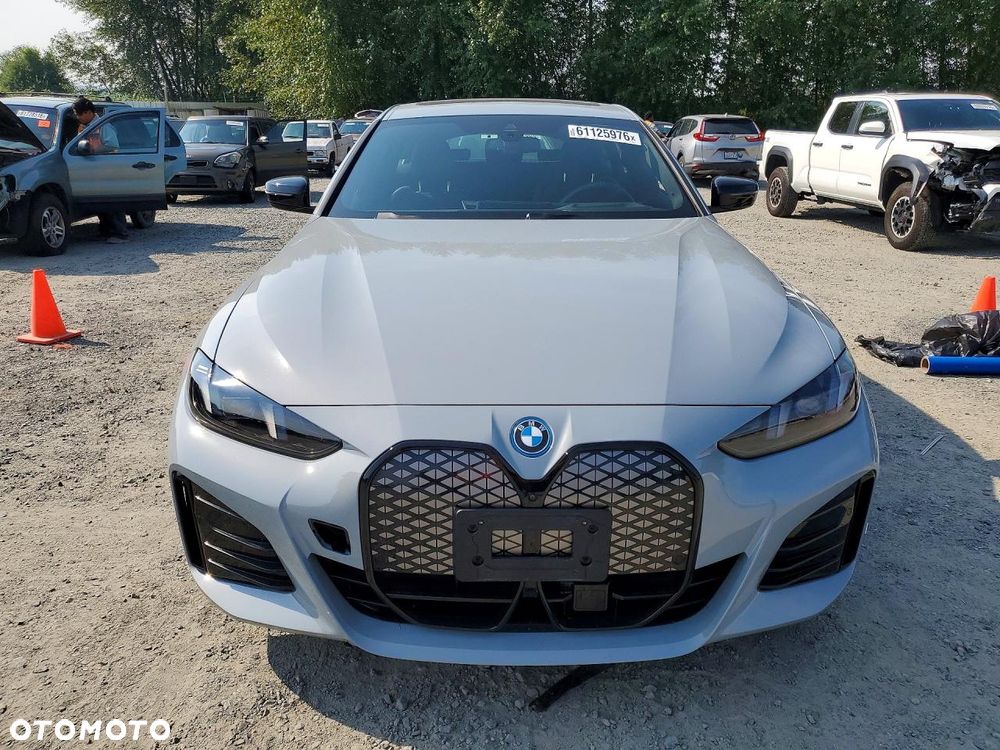 BMW i4 - 2