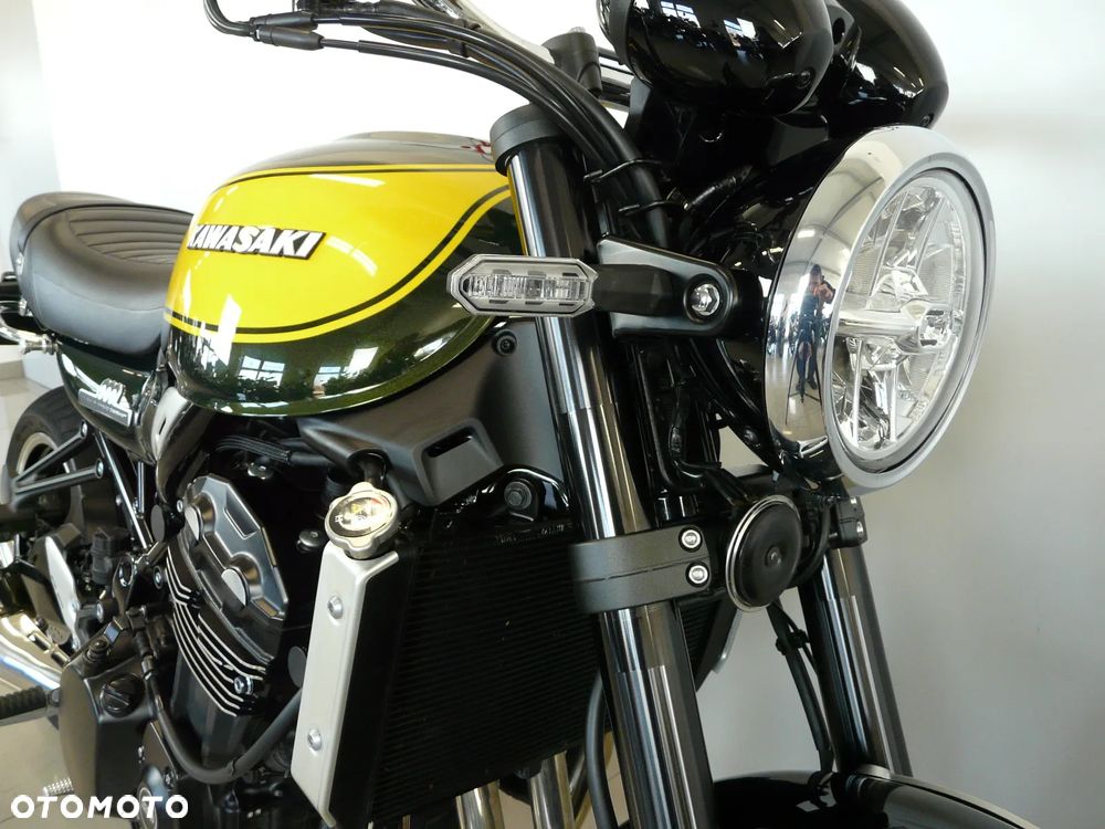 Kawasaki Z 900 RS - 4