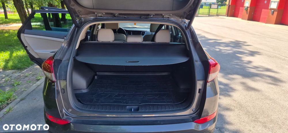 Hyundai Tucson 2.0 CRDI BlueDrive Comfort 2WD - 19