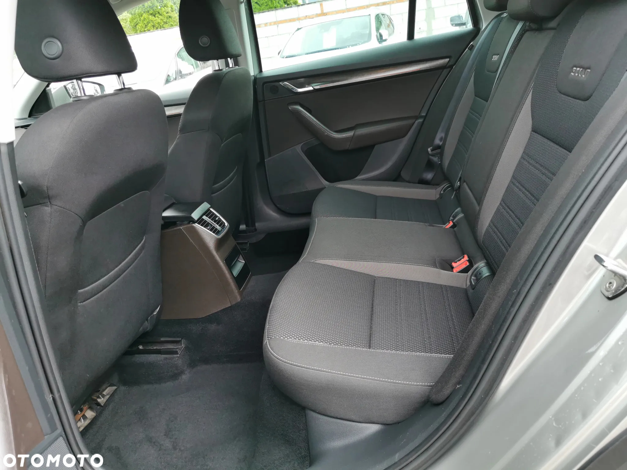 Skoda Octavia Combi 2.0 TDI 4x4 Scout - 17