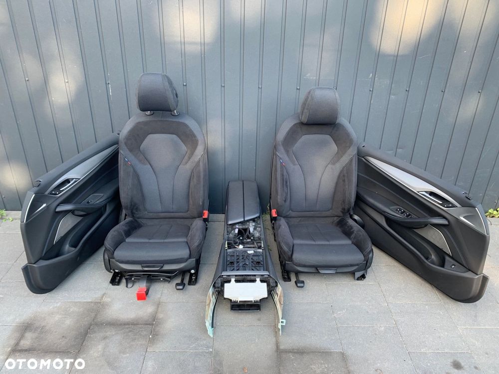 FOTELE TAPICERKA M-PAKIET ALCANTARA GRZANE HARMAN KARDON BMW 5 G30 SPORT - 1