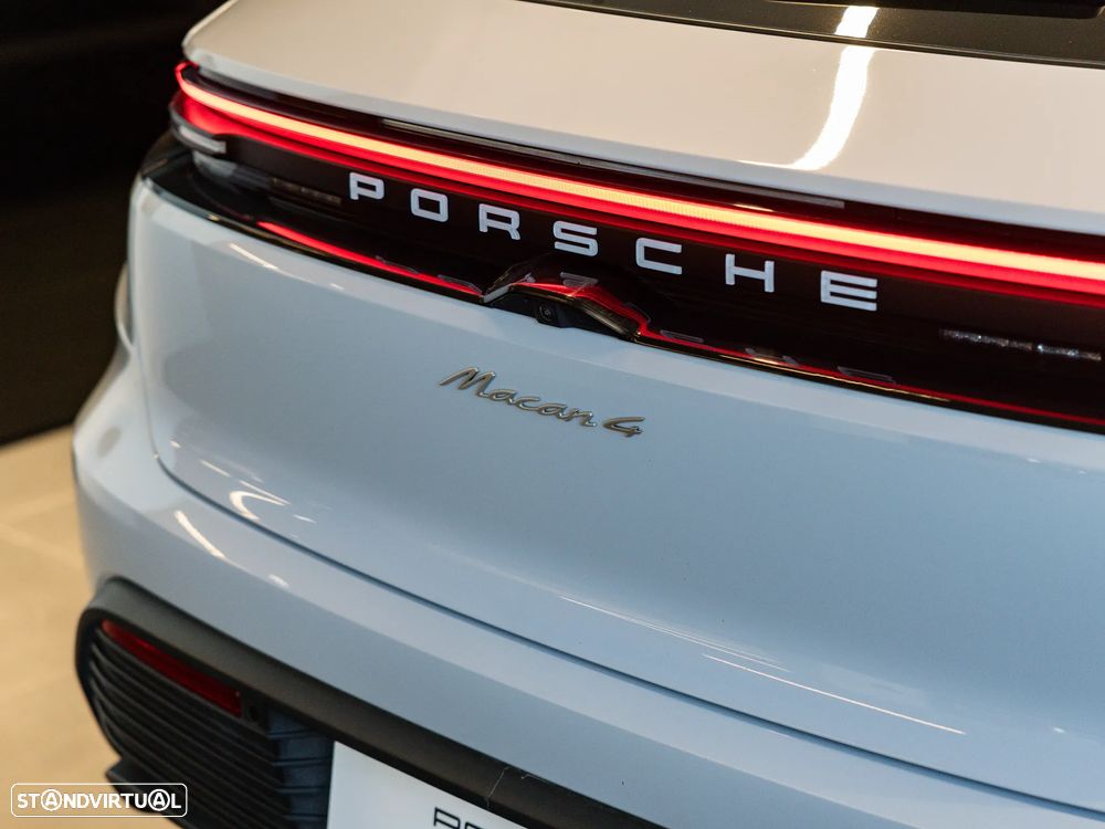 Porsche Macan Electric 4 - 13