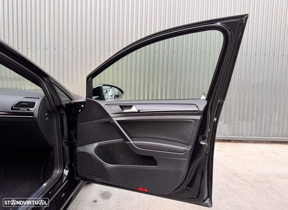 VW Golf R 4Motion (BlueMotion ) DSG - 36