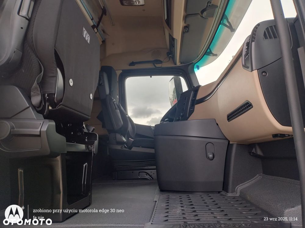 Mercedes-Benz Actros - 6