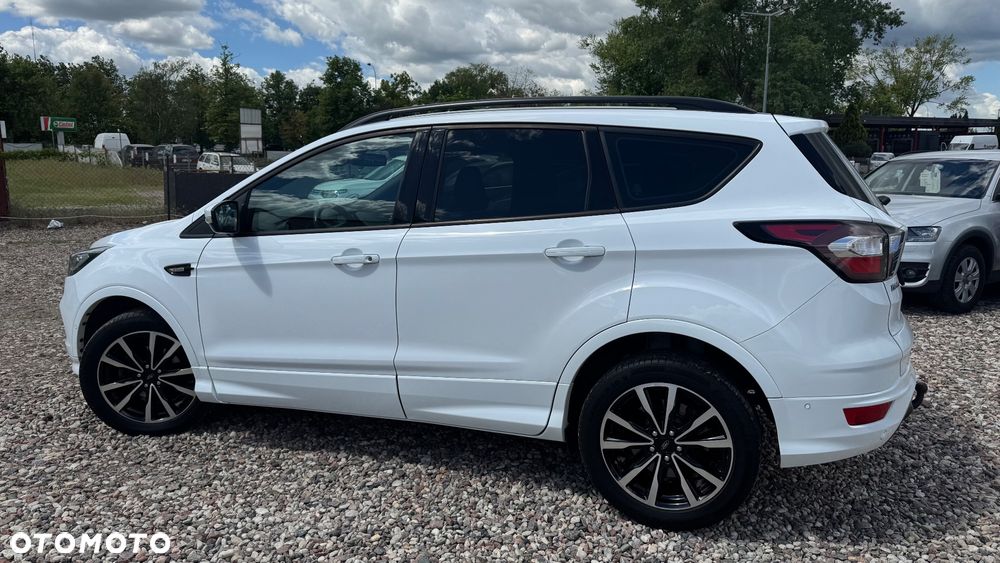 Ford Kuga 1.5 EcoBoost 2x4 ST-Line - 9