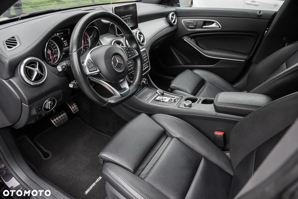 Mercedes-Benz CLA AMG 45 4-Matic - 15