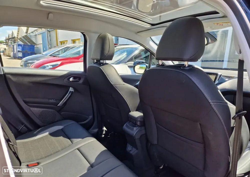 Peugeot 2008 1.2 PureTech Allure EAT6 - 2