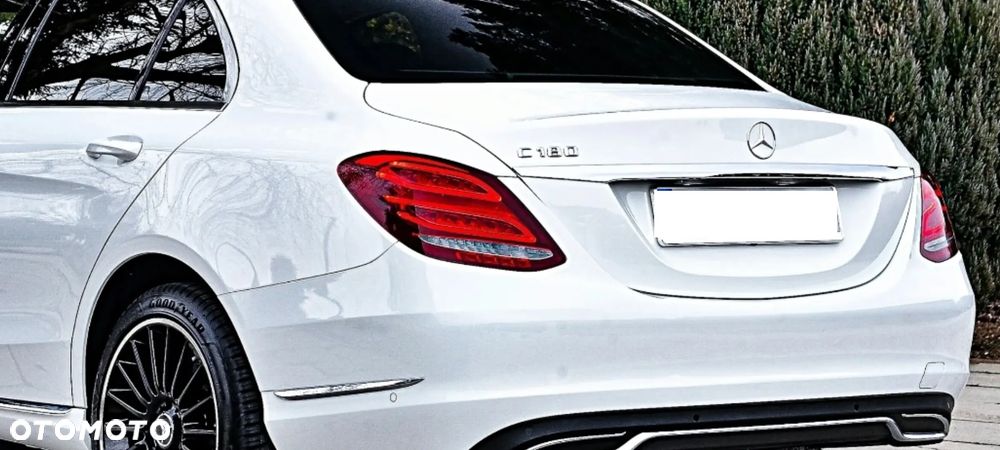 Mercedes-Benz Klasa C 180 CGI BlueEff Avantgarde - 13