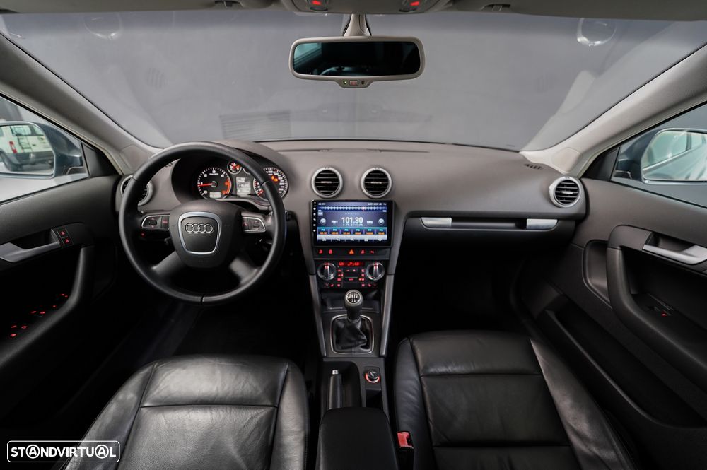 Audi A3 Sportback 1.6 TDI Attraction Business Line - 8