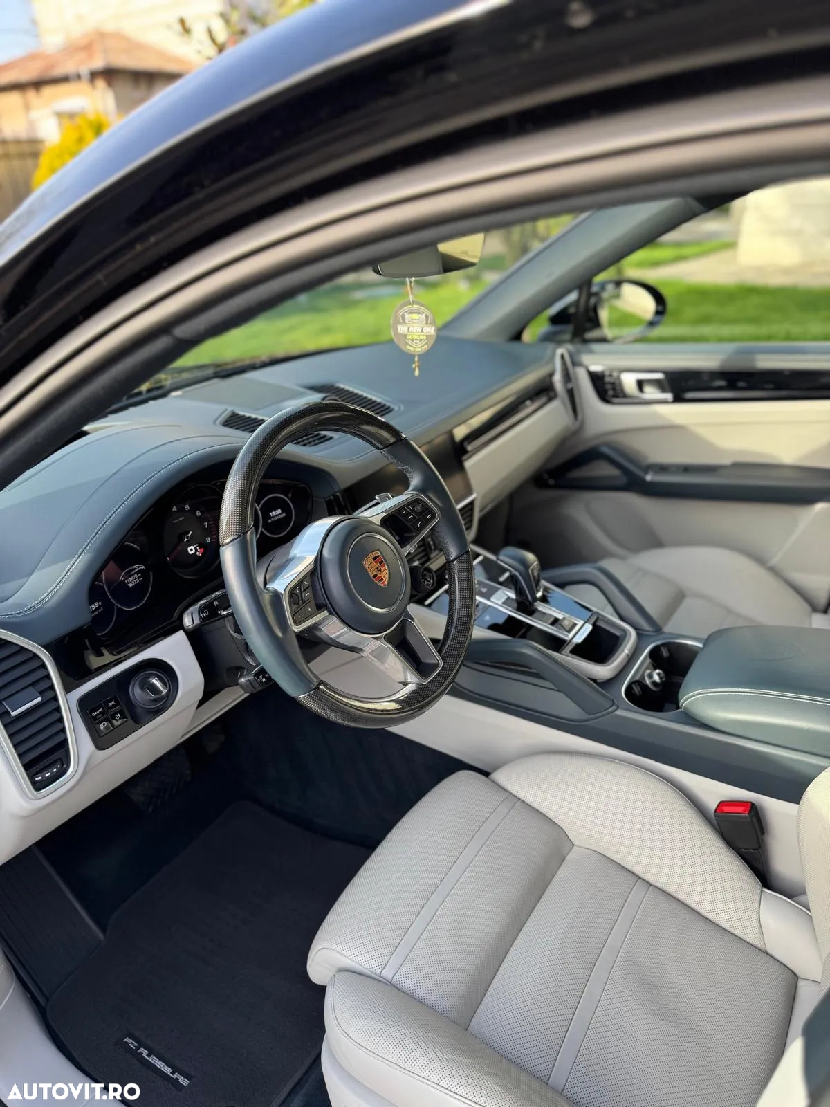 Porsche Cayenne - 14