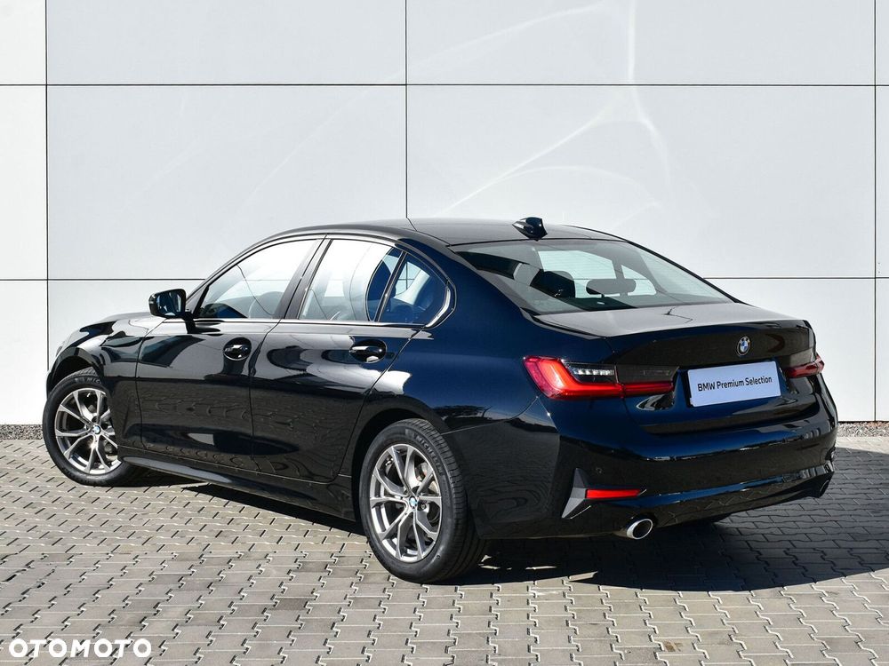 BMW Seria 3 318d Sport Line - 10