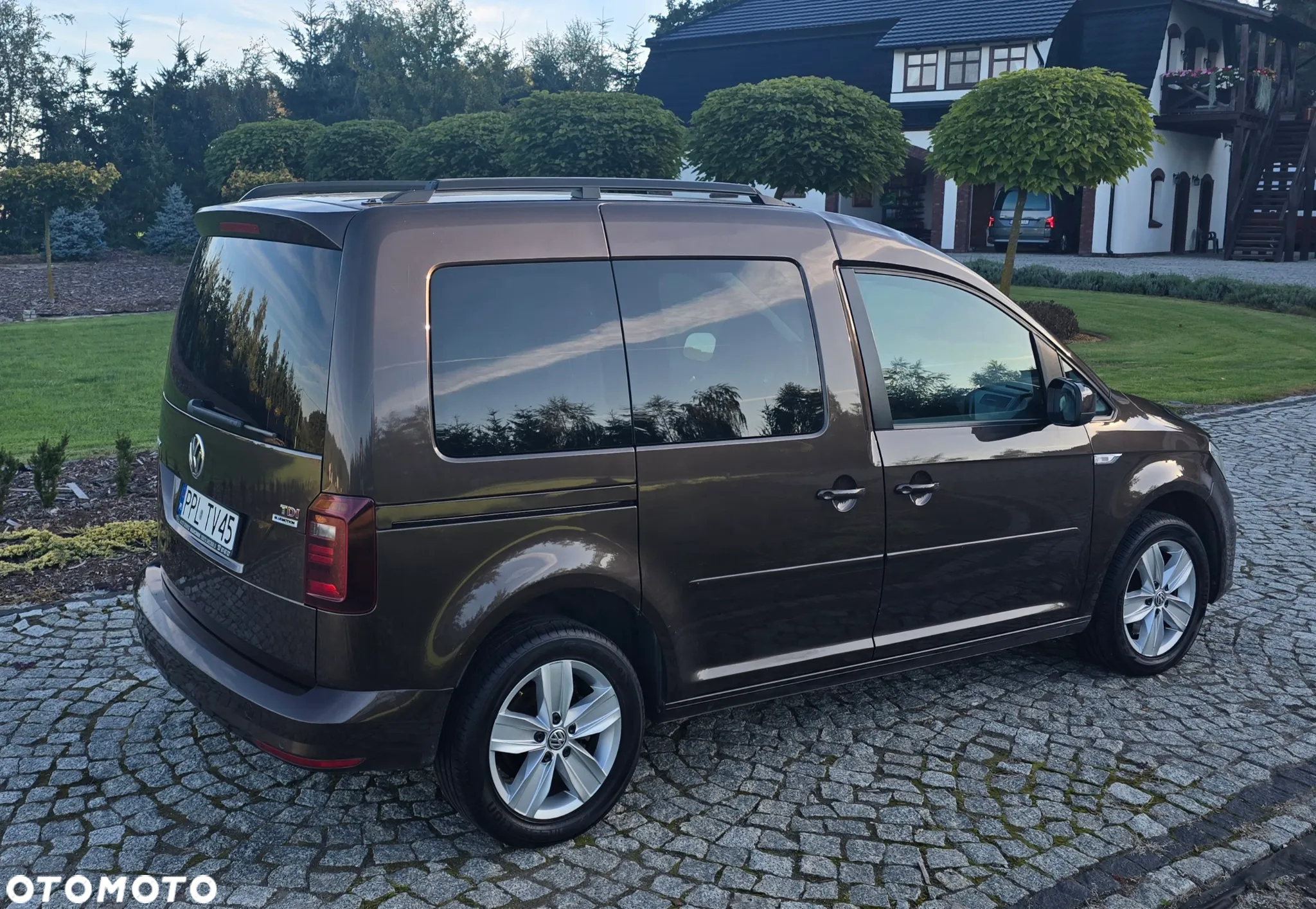 Volkswagen Caddy 2.0 TDI Comfortline DSG - 3
