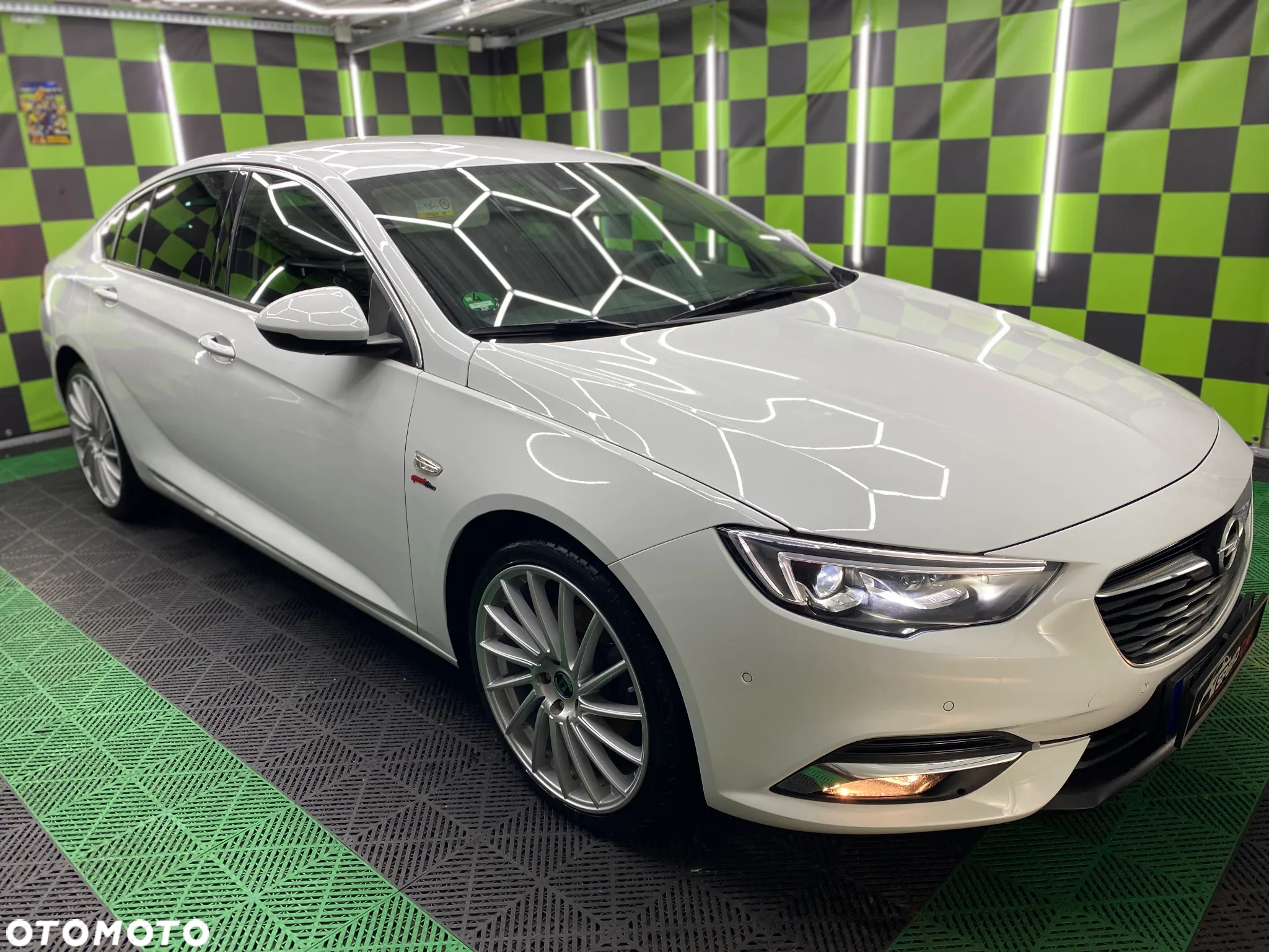 Opel Insignia - 28