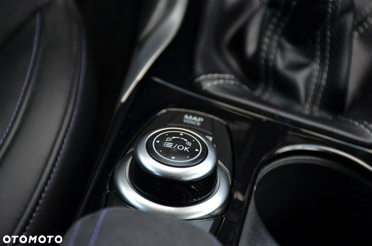 Infiniti Q30 - 22