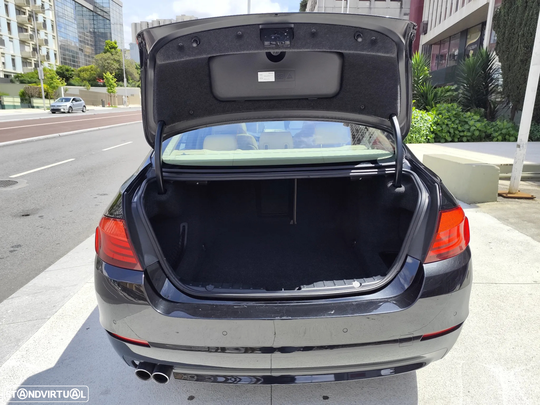 BMW 525 d Exclusive Auto - 9
