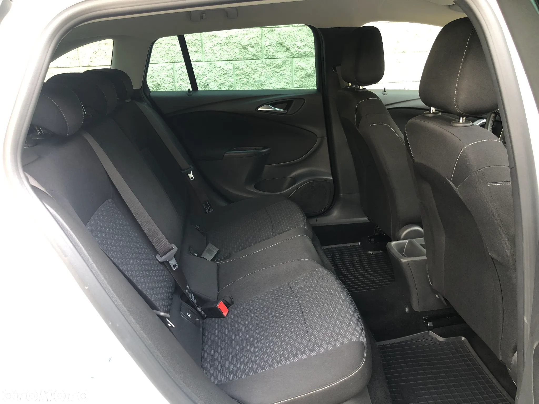 Opel Astra 1.4 Turbo Start/Stop Sports Tourer Edition - 27