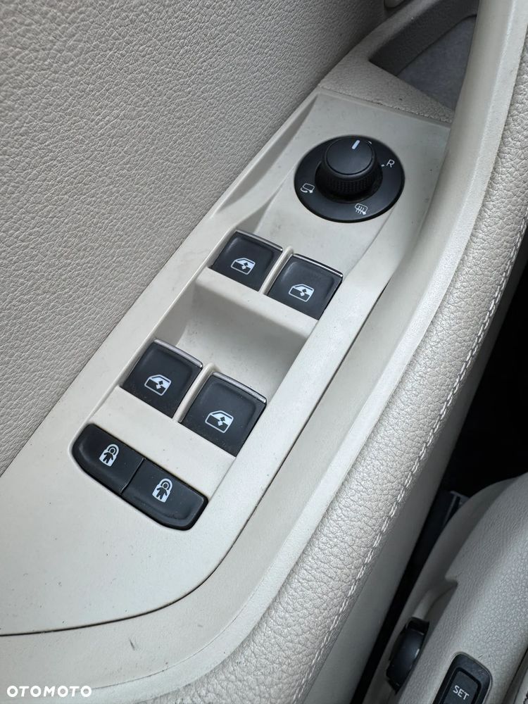 Skoda Superb 2.0 TDI SCR L&K DSG - 26