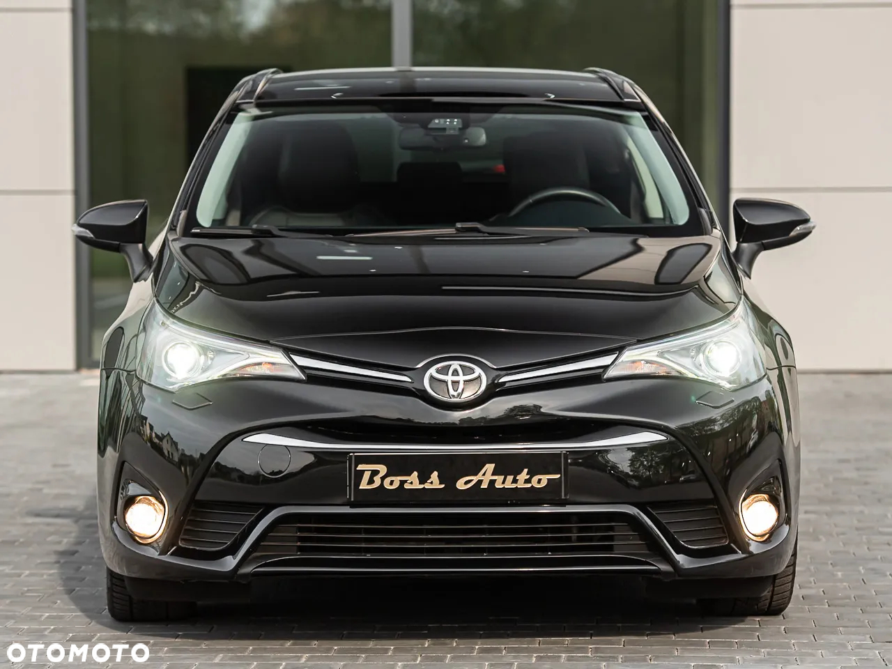 Toyota Avensis Touring Sports 2.0 D-4D Executive - 4