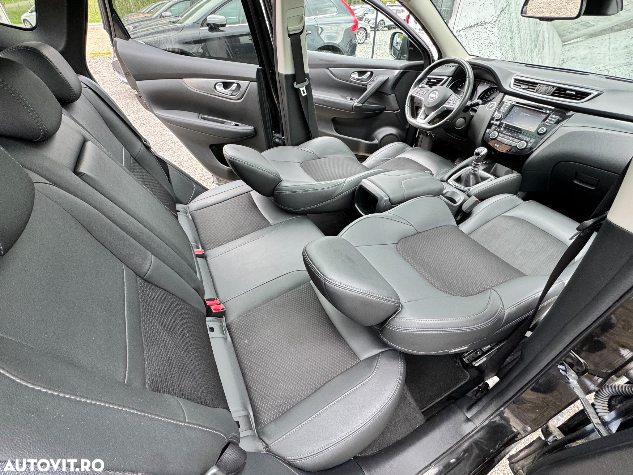 Nissan Qashqai 1.6 DCI TEKNA+ - 10