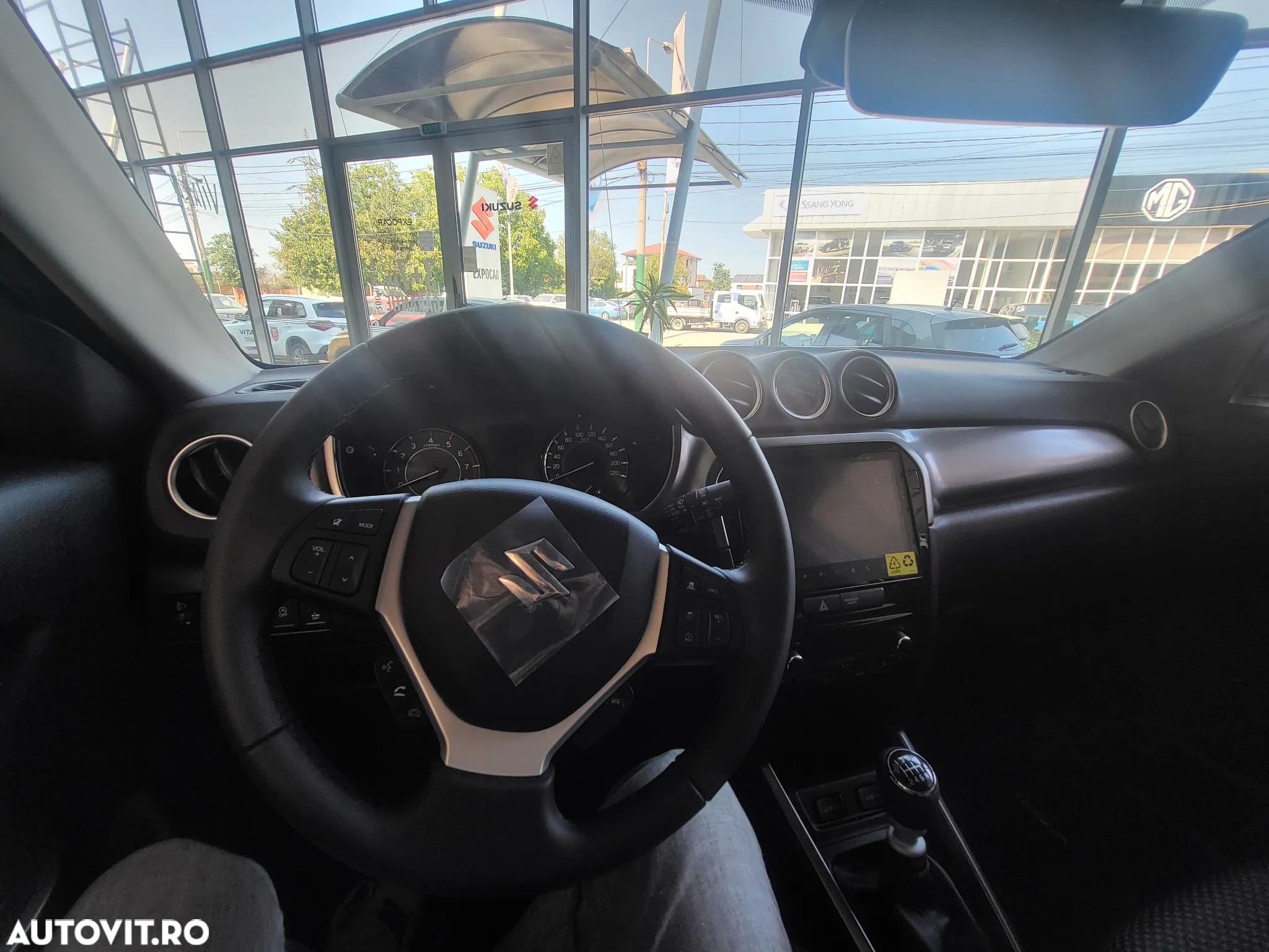 Suzuki Vitara 1.4 Boosterjet MHEV Cool - 4