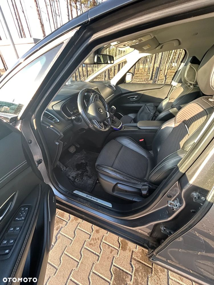 Renault Grand Scenic - 12