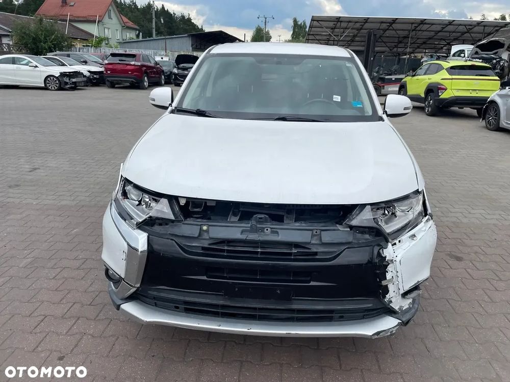 Mitsubishi Outlander 2.4 4WD CVT Instyle - 5