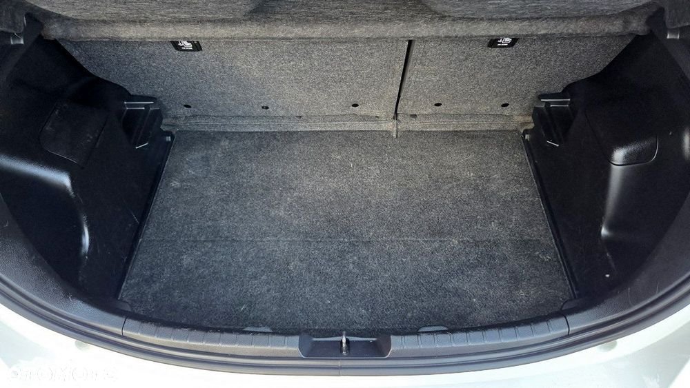 Toyota Yaris - 35