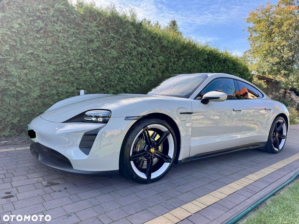 Porsche Taycan - 1