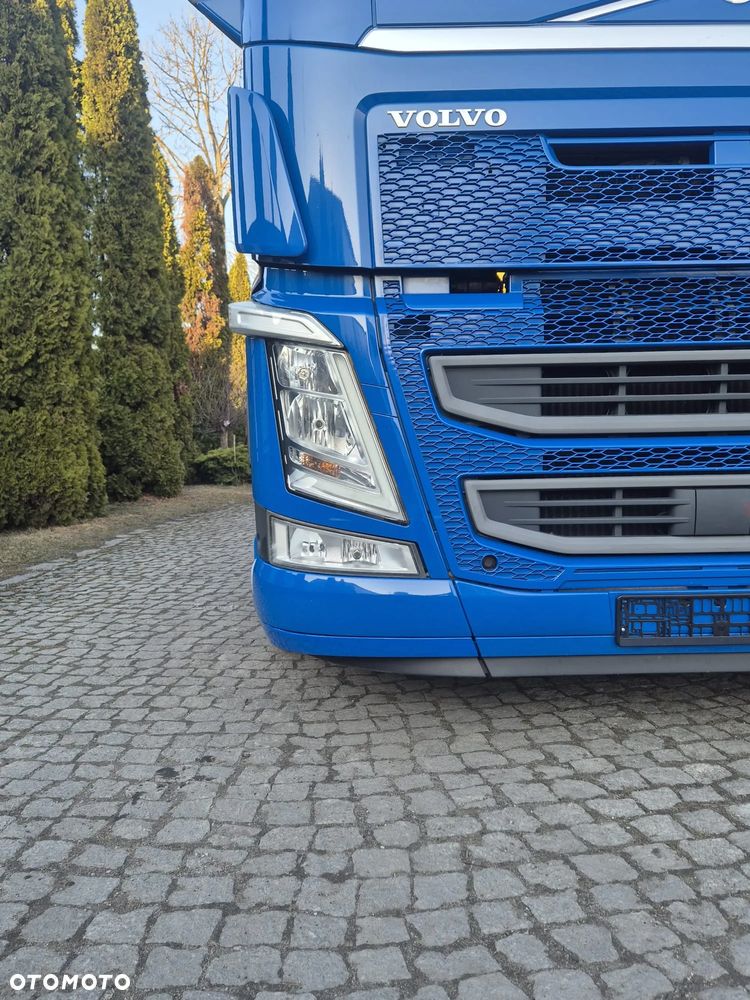Volvo FH GLOBETROTTER - 18
