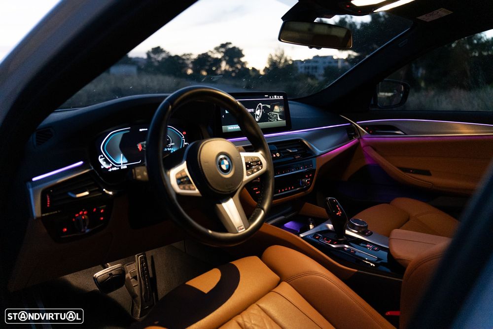 BMW 530 e Pack Desportivo M - 23