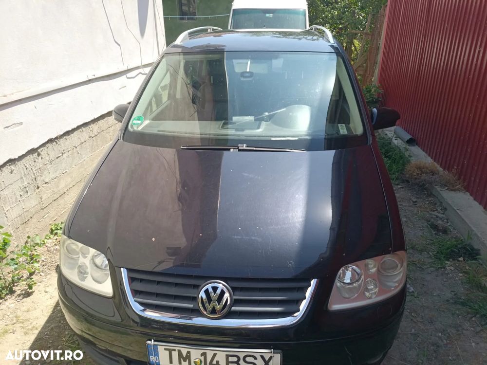 Volkswagen Touran - 1