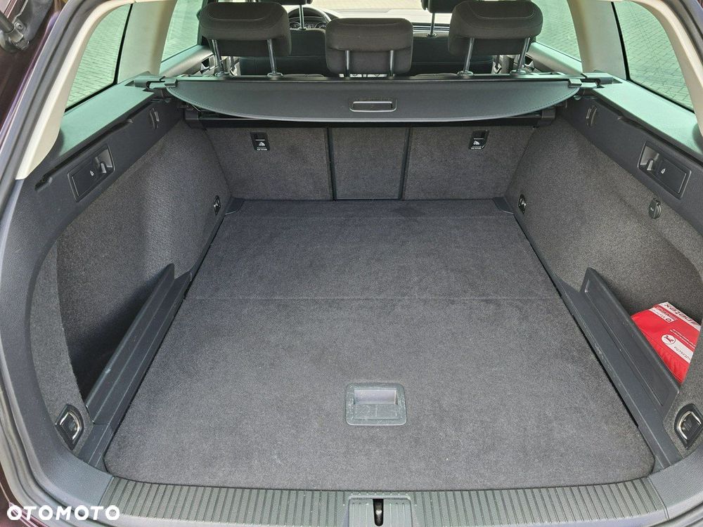 Volkswagen Passat - 18