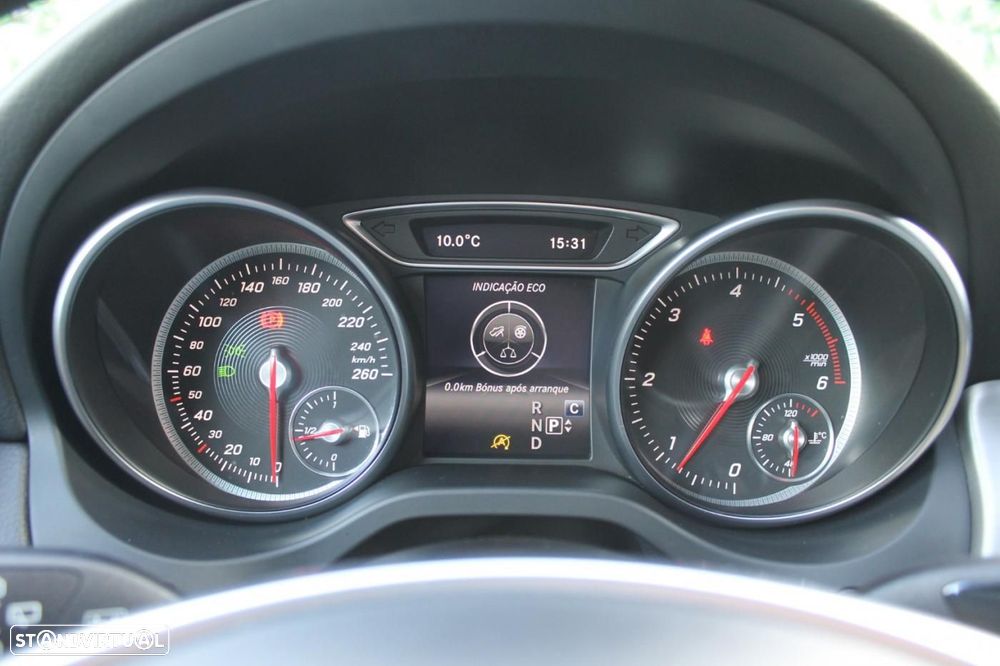 Mercedes-Benz CLA 200 d Shooting Brake AMG Line Aut. - 25